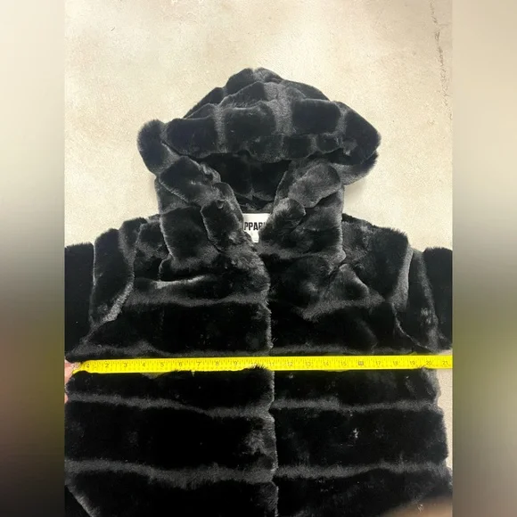 Women’s APPARIS Goldie Black Faux Fur Hooded Short Coat XS Chic Grunge Cozy - Picture 15 of 16